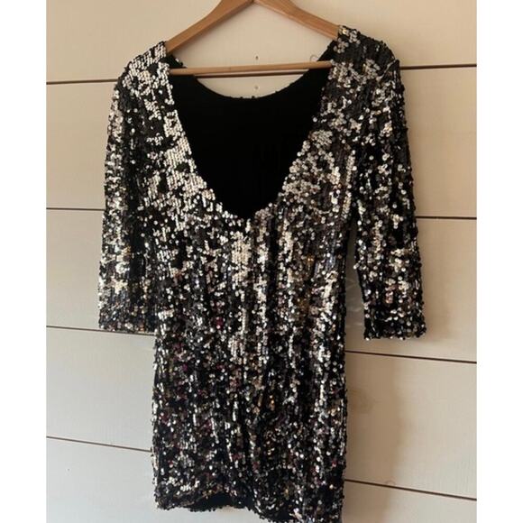 Women’s Size Medium Blaque Label Lo Back Silver All Sequin Short Dress - Picture 2 of 6